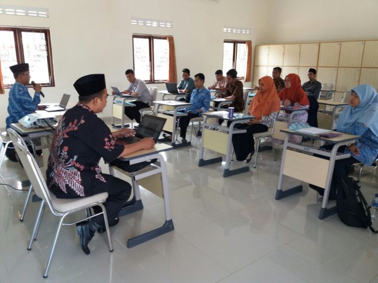 Balai Dikmen Kulon Progo Mengisi Workshop Kurikulum 2013 di SMAIT ABBS KP