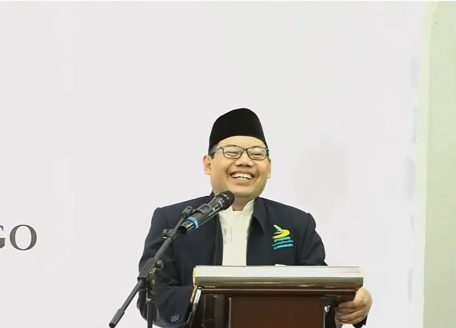 Read more about the article Wisuda Ke-3 SMA IT ABBSKP: Pemuda Berprestasi Harus Berbekal Spirit Keilmuan Berbasis Al-Qur’an