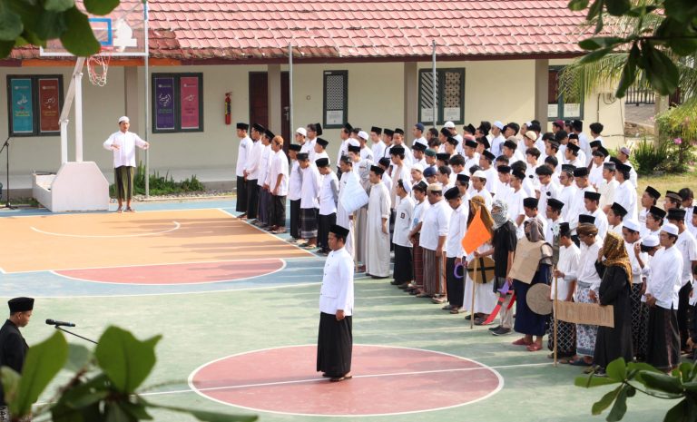 Read more about the article Hari Santri Nasional: Arti Keikhlasan Bermula Dari Ketulusan Niat Belajar