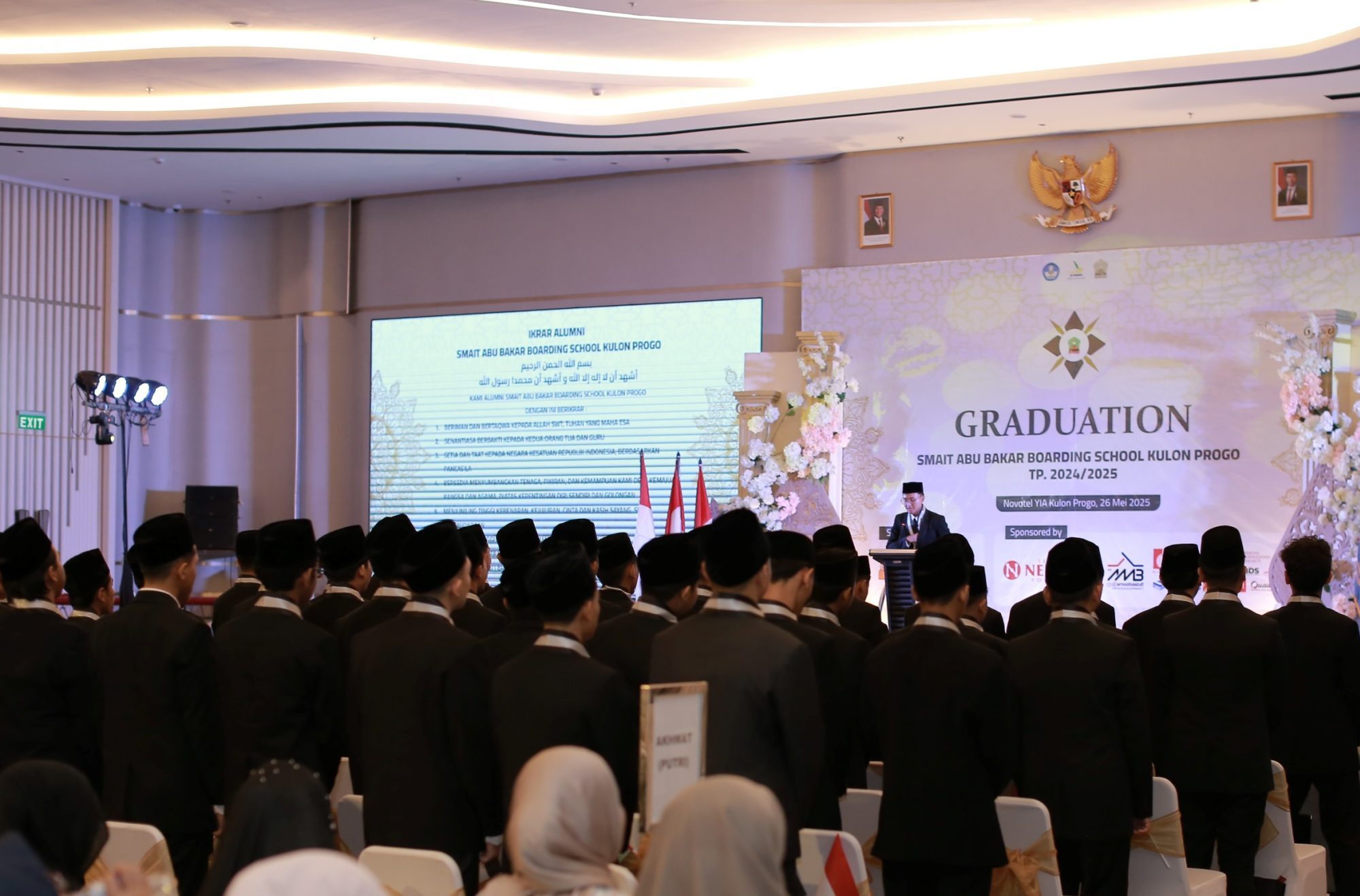 Read more about the article Graduation 2025: Jangan Lelah Mengkaji Al-Qur’an, Terus Bertakwa Berbekal Ilmu Manfaat