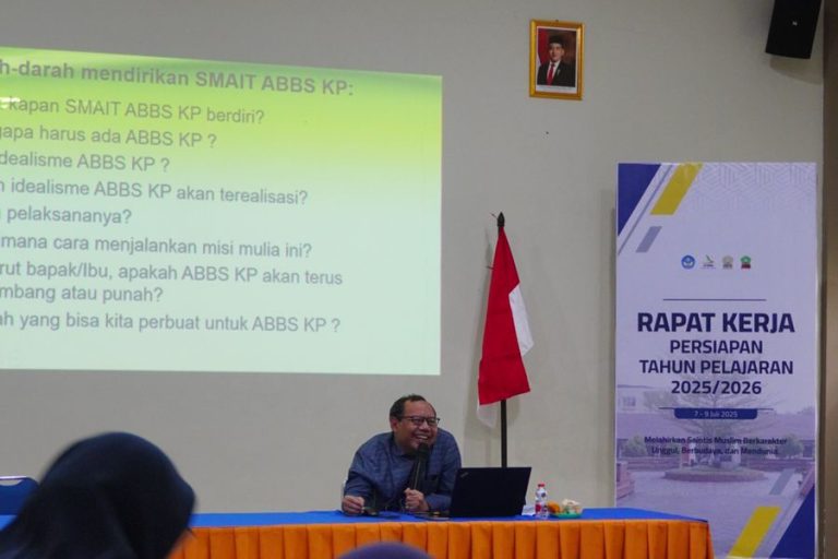 Read more about the article Raker Hari Ke-2: Keikhlasan Seorang Guru Beriringan Dengan Teladan dan Kebijaksanaan Untuk Muridnya