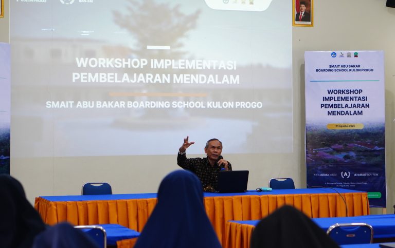 Read more about the article Dorong Upaya Penerapan Deep Learning, SMAIT ABBSKP Adakan Workshop Implementasi Pembelajaran Mendalam Untuk Guru